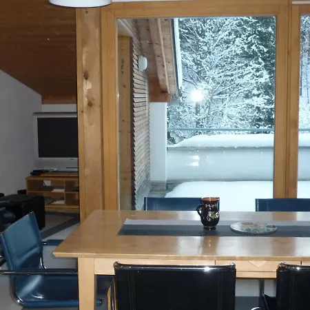 Moderne Attraktive Dachwohnung Fuer Max. 6 Personen In Ruhiger Umgebung Апартаменты