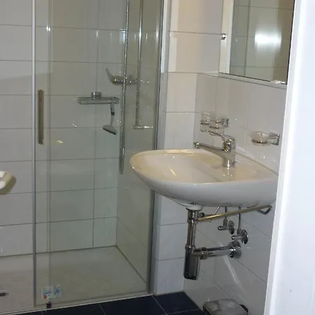 Апартаменты Moderne Attraktive Dachwohnung Fuer Max. 6 Personen In Ruhiger Umgebung *
