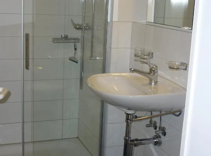 Apartment Moderne Attraktive Dachwohnung Fuer Max. 6 Personen In Ruhiger Umgebung *